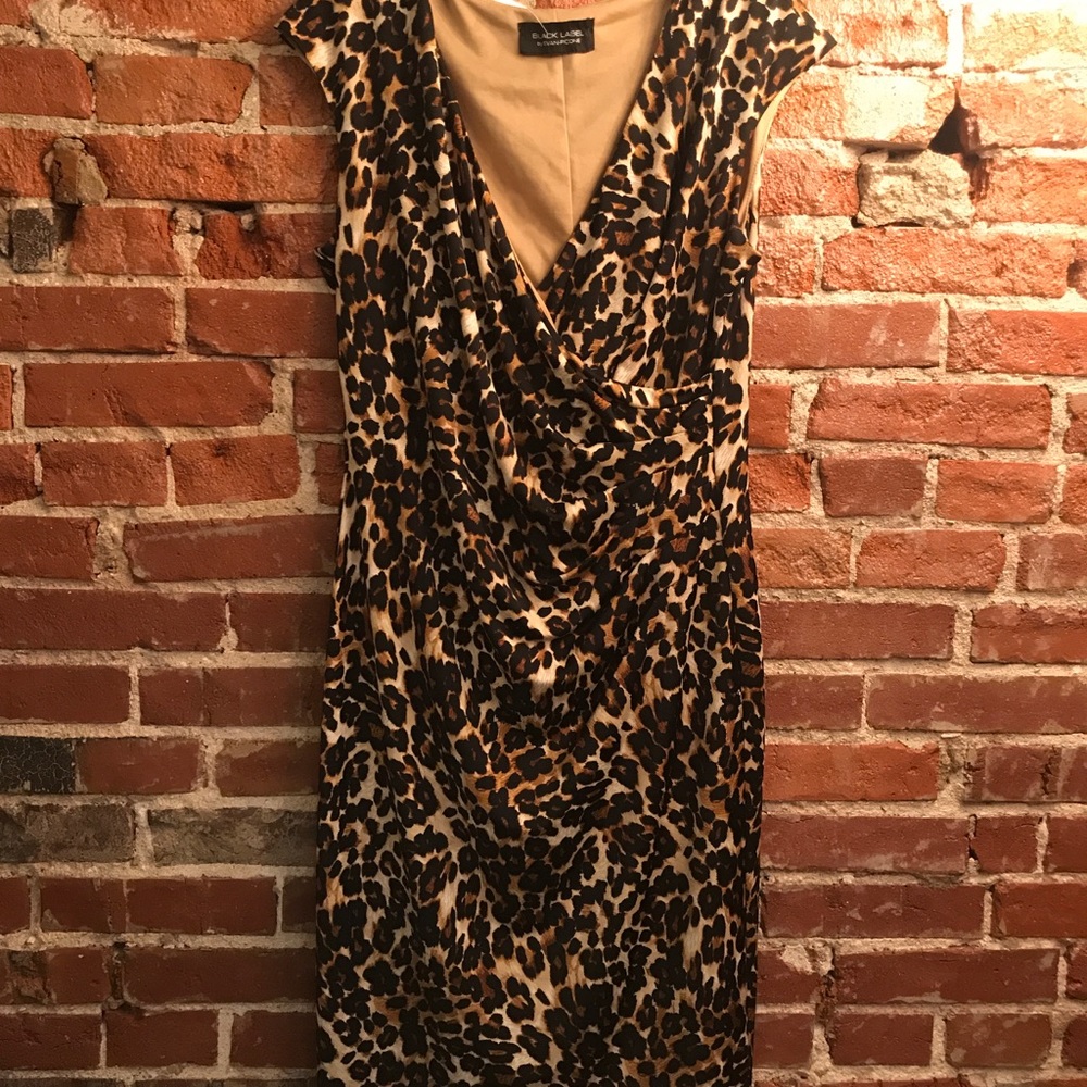 Adorable leopard print wiggle dress